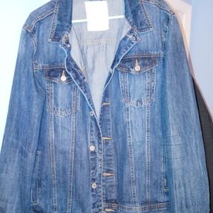 Jean jacket / size "L in men / new condition's no stains nor rip's